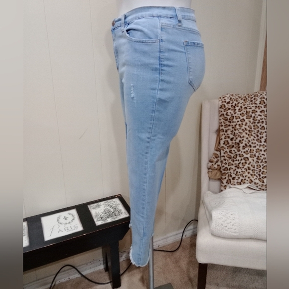 Luna Nora Light Wash Skinny Patch Jeans Size 16 Slimming Denim High Waist - Picture 2 of 15